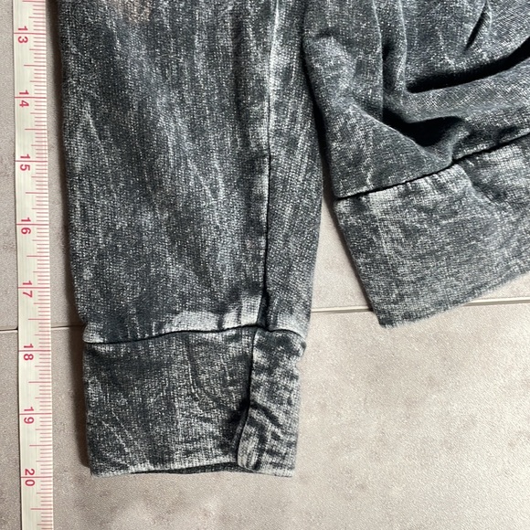 Truly Madly Deeply Urban Outfitters Sweatshirt 100% cotton soft lightweight M - Picture 8 of 8